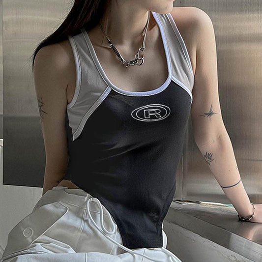 Stitch-Detail Contoured Hem Slim Vest / Black / L